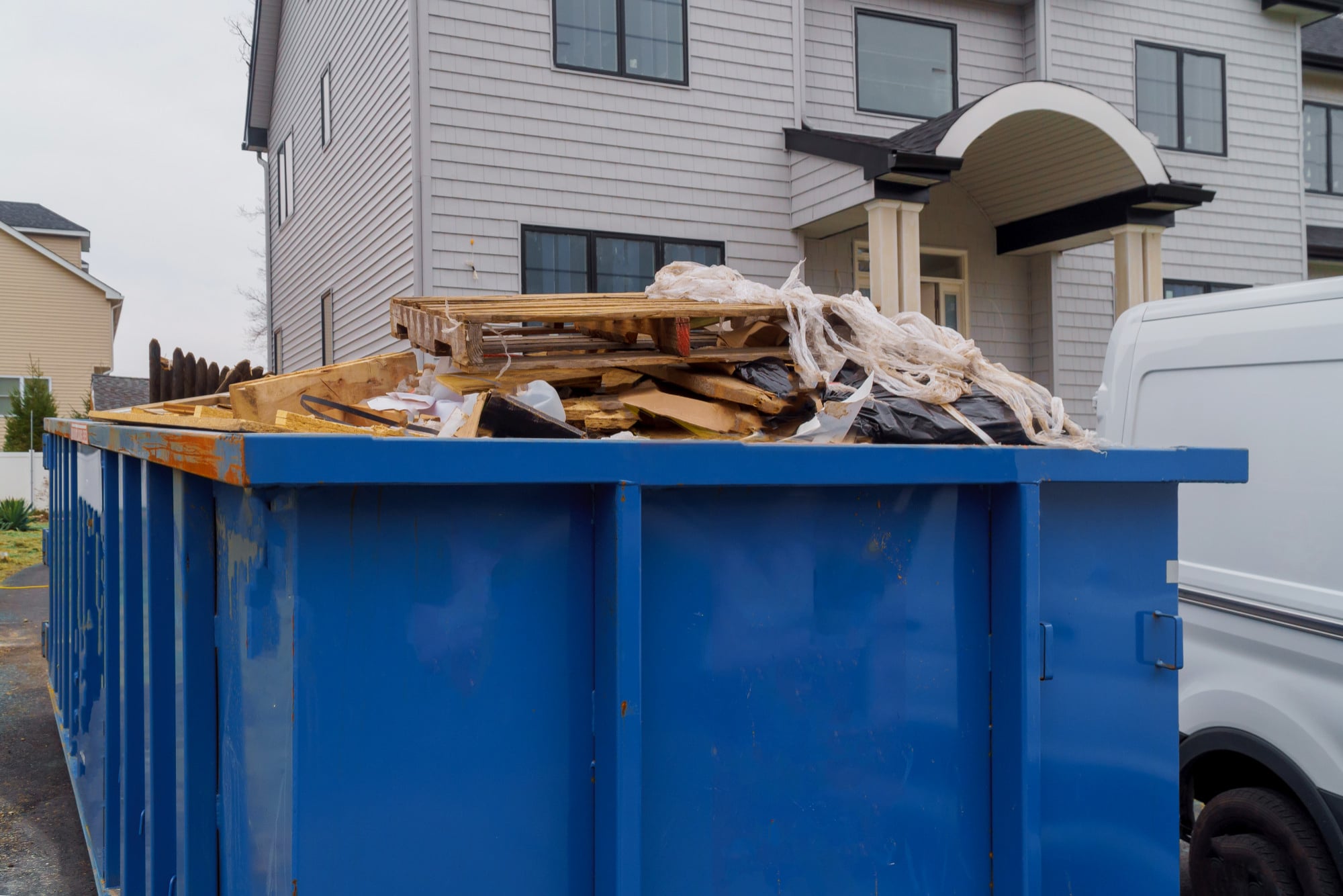 A Step-by-Step Guide to Renting a Dumpster for DIY Home Improvement Projects